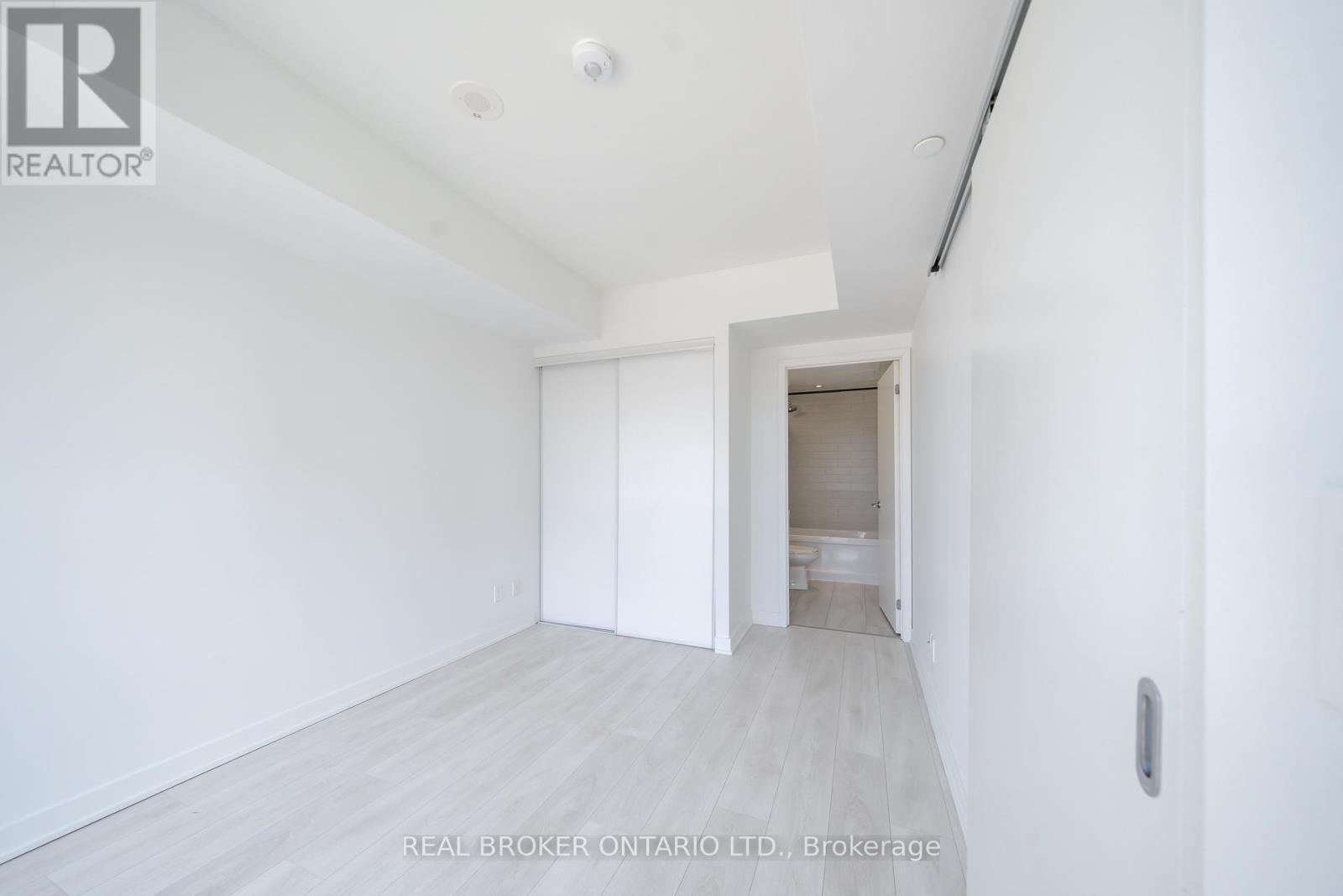 1601 - 6 Sonic Way, Toronto, Ontario  M3C 0P1 - Photo 19 - C13061736