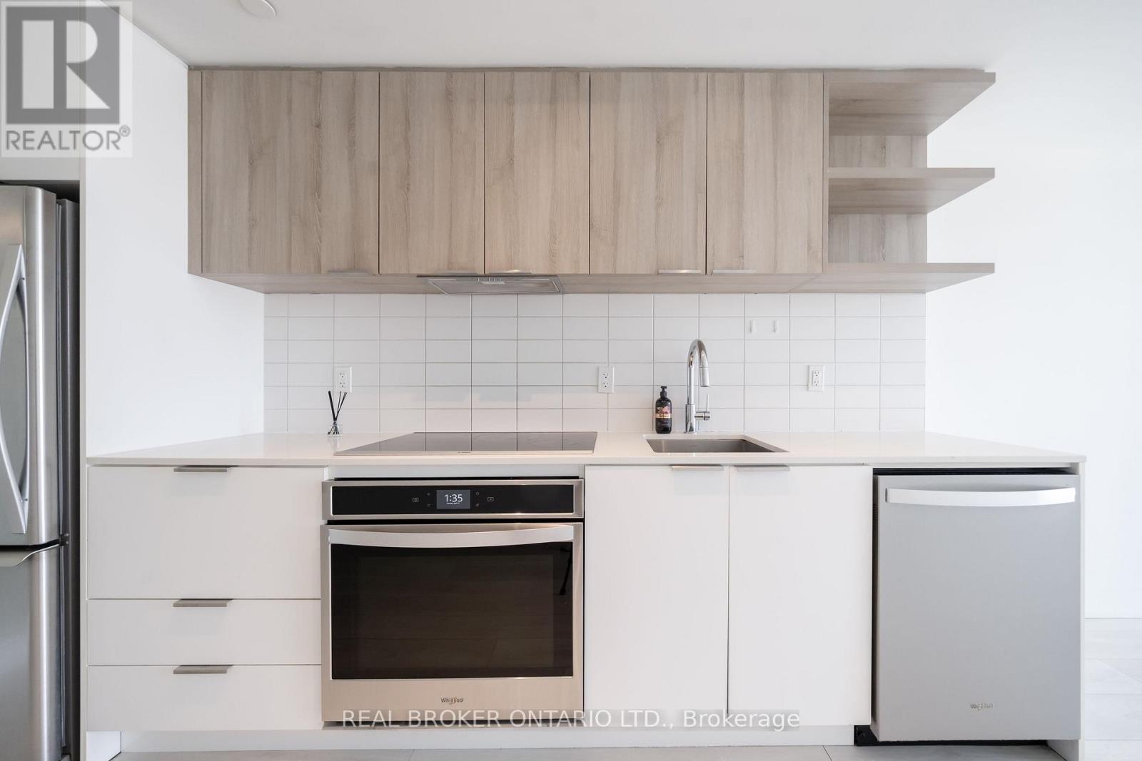 1601 - 6 Sonic Way, Toronto, Ontario  M3C 0P1 - Photo 23 - C13061736