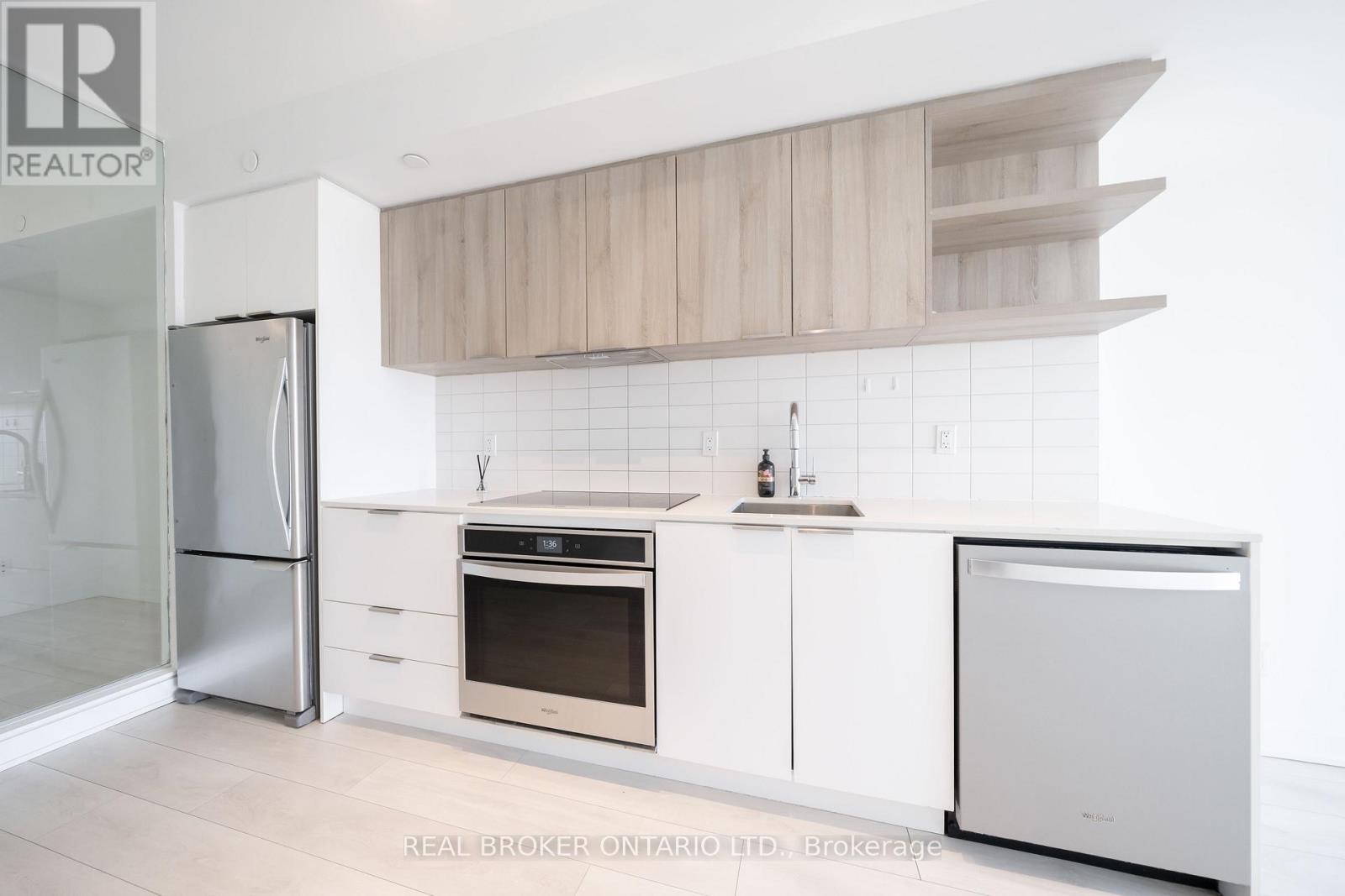 1601 - 6 Sonic Way, Toronto, Ontario  M3C 0P1 - Photo 24 - C13061736