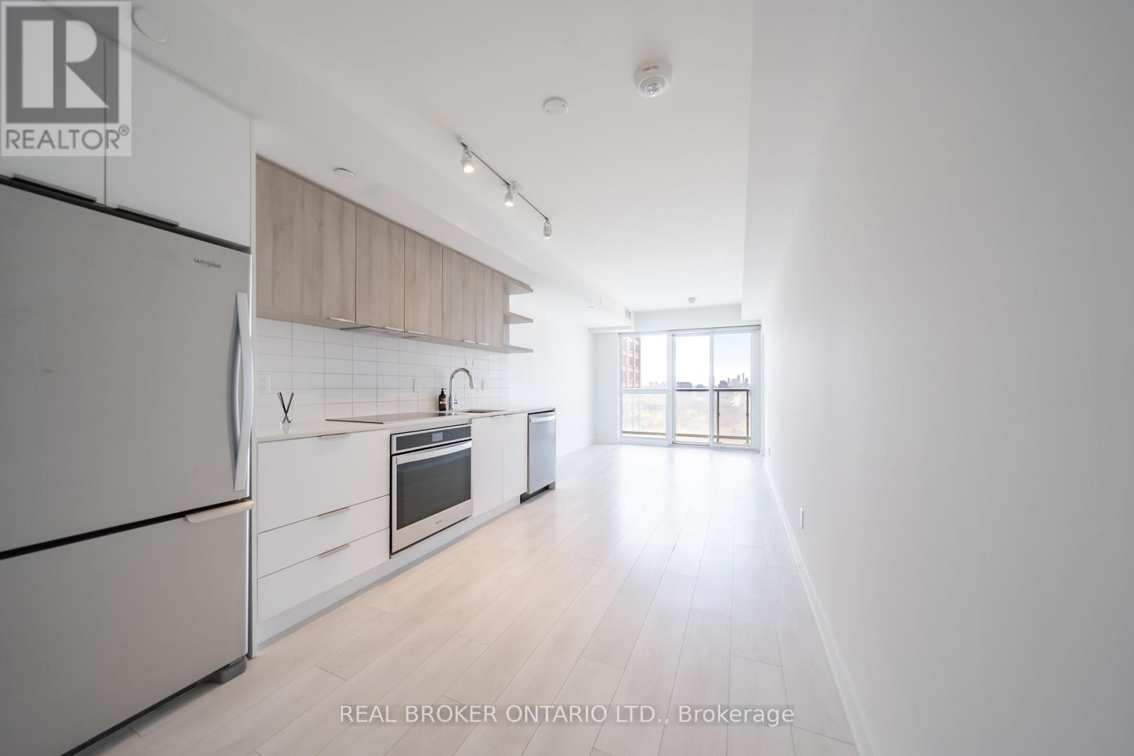 1601 - 6 Sonic Way, Toronto, Ontario  M3C 0P1 - Photo 25 - C13061736