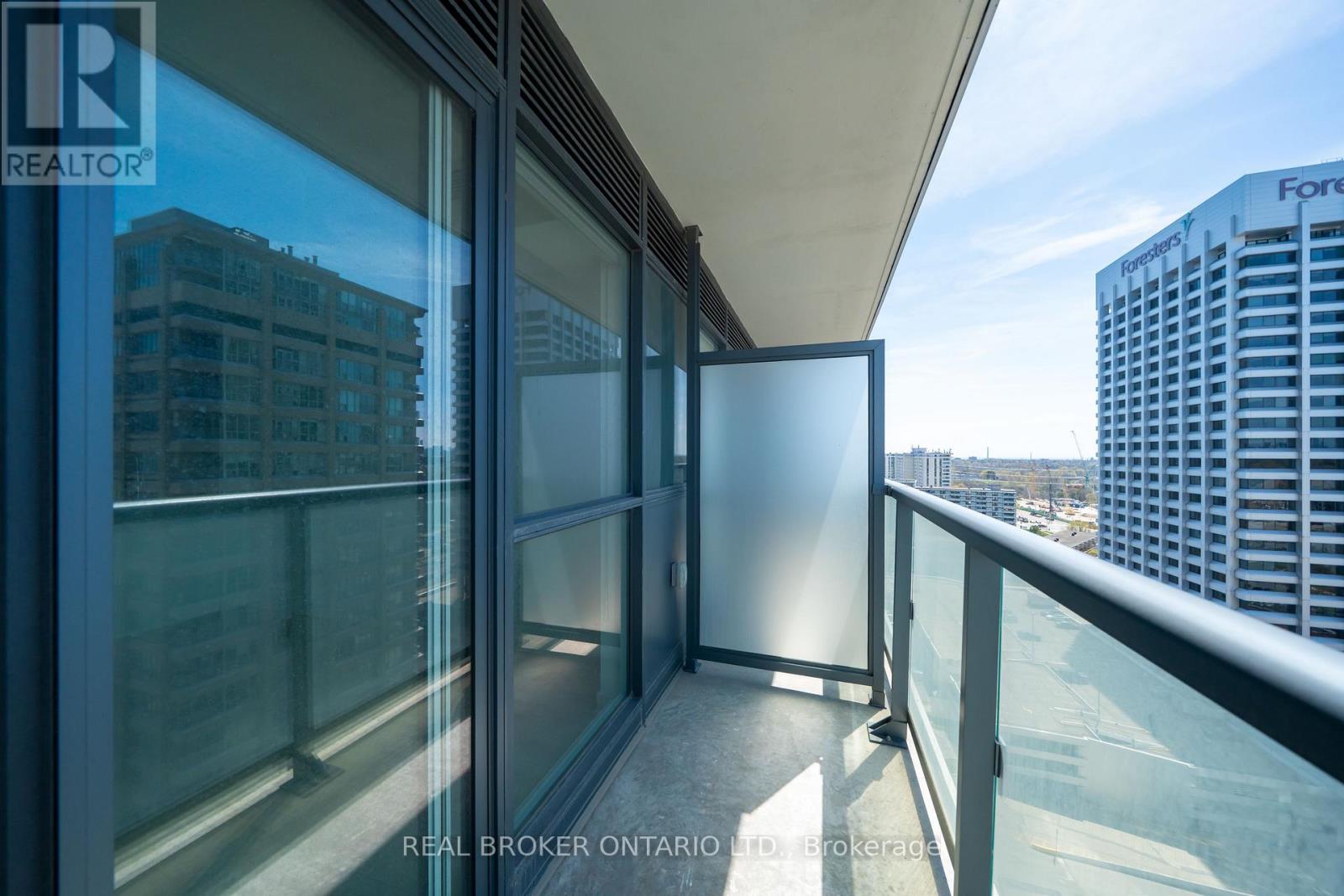 1601 - 6 Sonic Way, Toronto, Ontario  M3C 0P1 - Photo 28 - C13061736