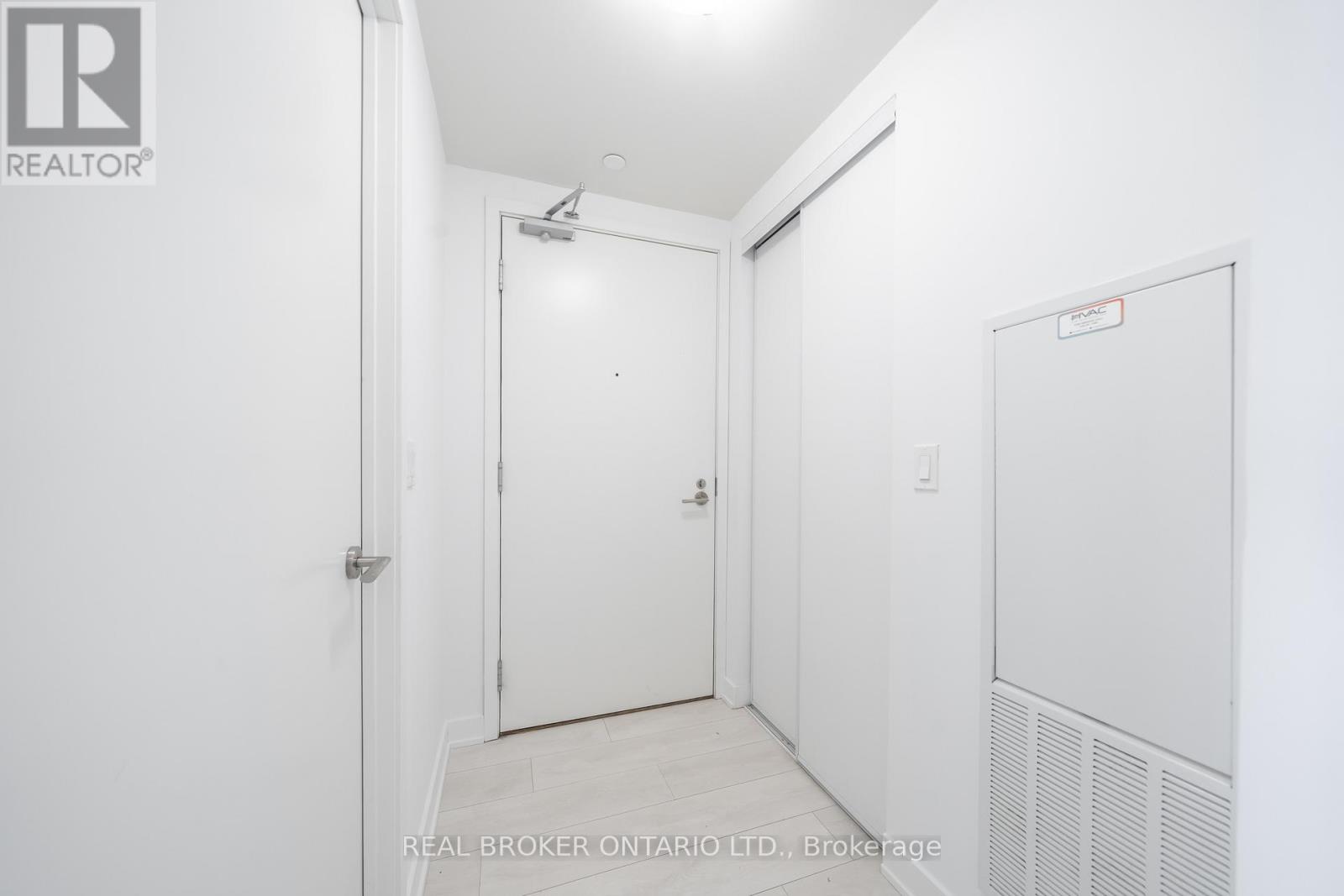 1601 - 6 Sonic Way, Toronto, Ontario  M3C 0P1 - Photo 5 - C13061736