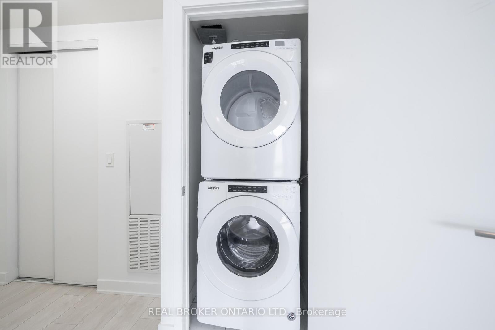 1601 - 6 Sonic Way, Toronto, Ontario  M3C 0P1 - Photo 6 - C13061736