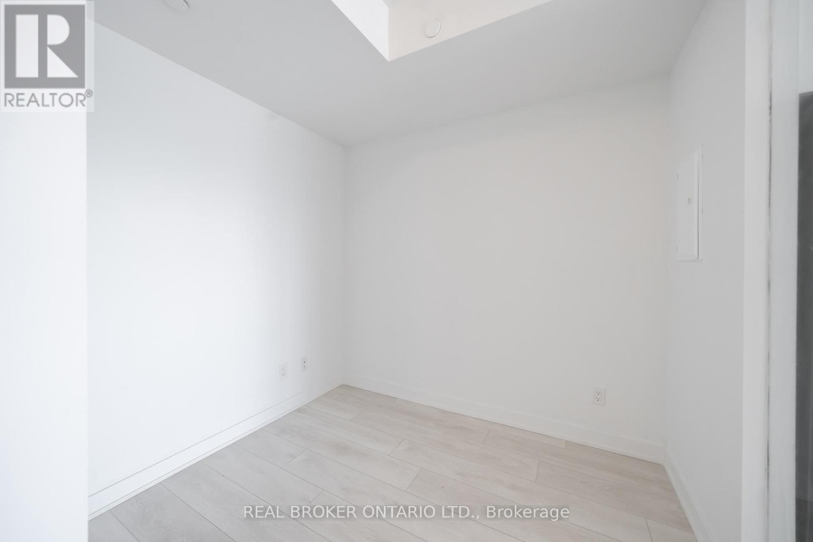 1601 - 6 Sonic Way, Toronto, Ontario  M3C 0P1 - Photo 7 - C13061736