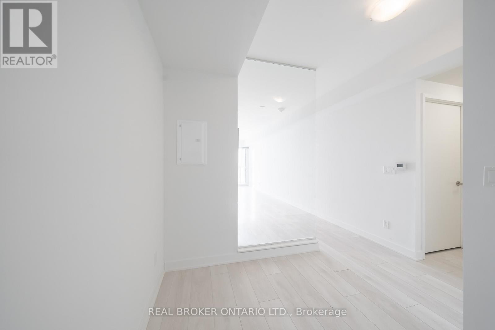1601 - 6 Sonic Way, Toronto, Ontario  M3C 0P1 - Photo 8 - C13061736