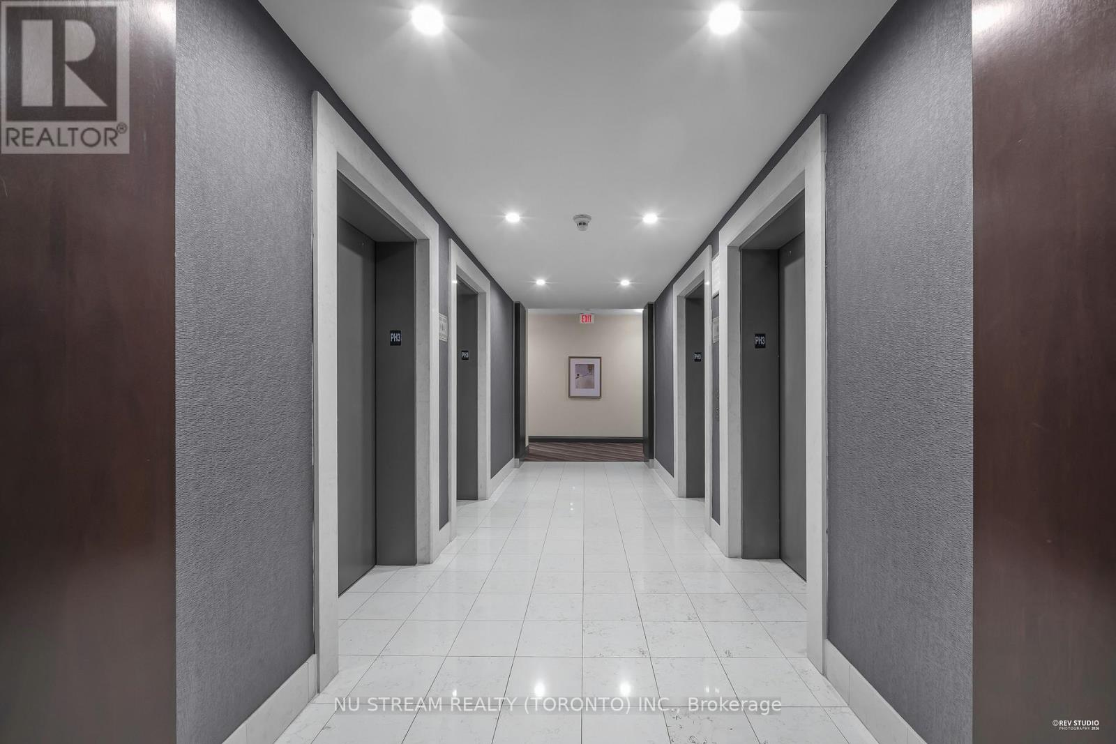 Ph304 - 17 Barberry Place, Toronto, Ontario  M2K 3E2 - Photo 4 - C13061810