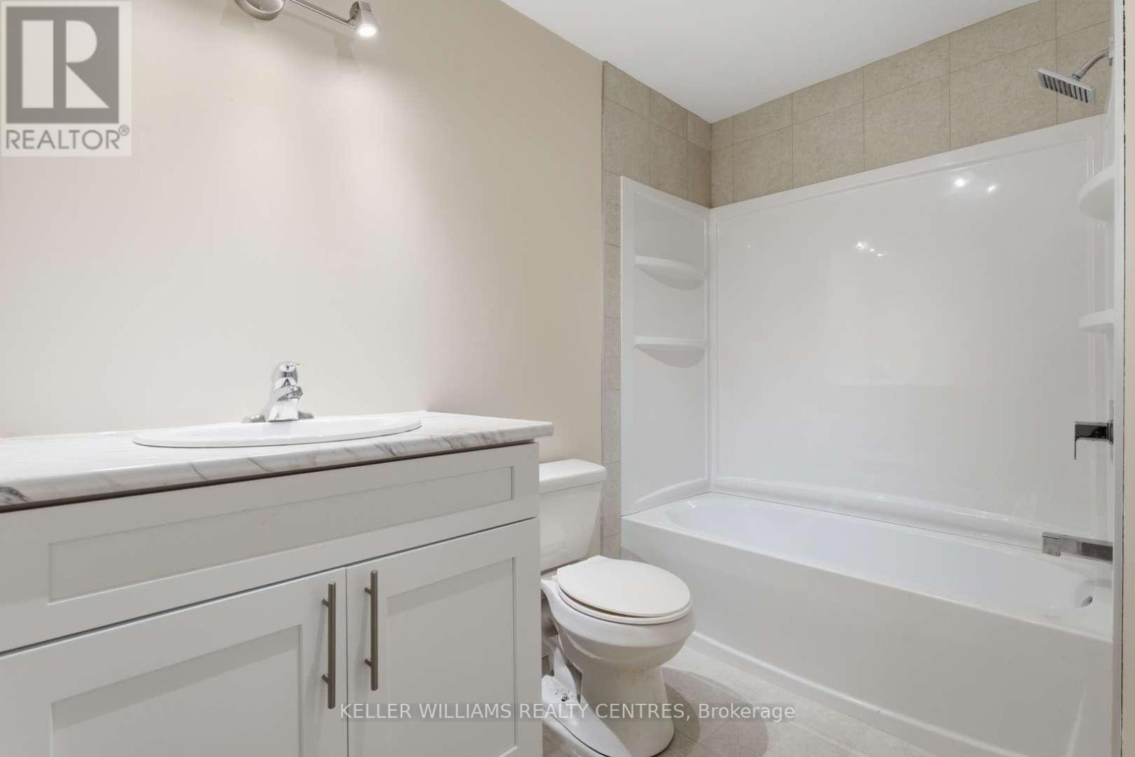 42 Mansfield Avenue, Toronto, Ontario  M6J 2B2 - Photo 16 - C13061904