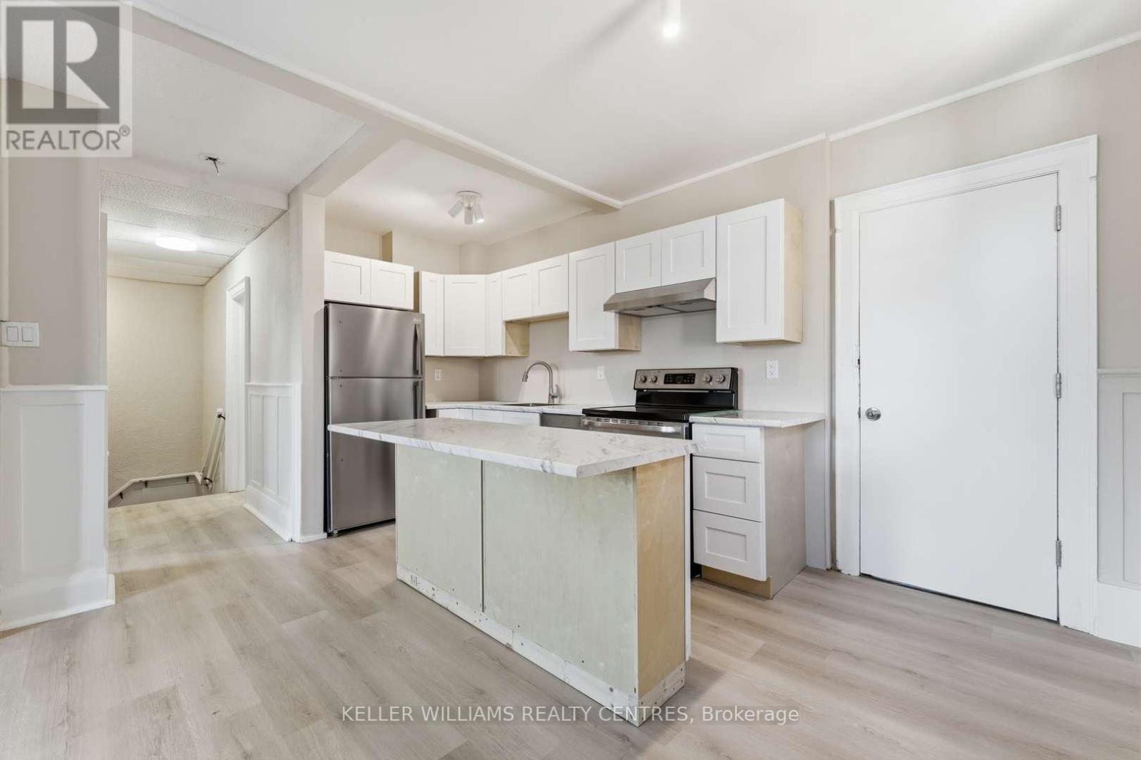 42 Mansfield Avenue, Toronto, Ontario  M6J 2B2 - Photo 19 - C13061904