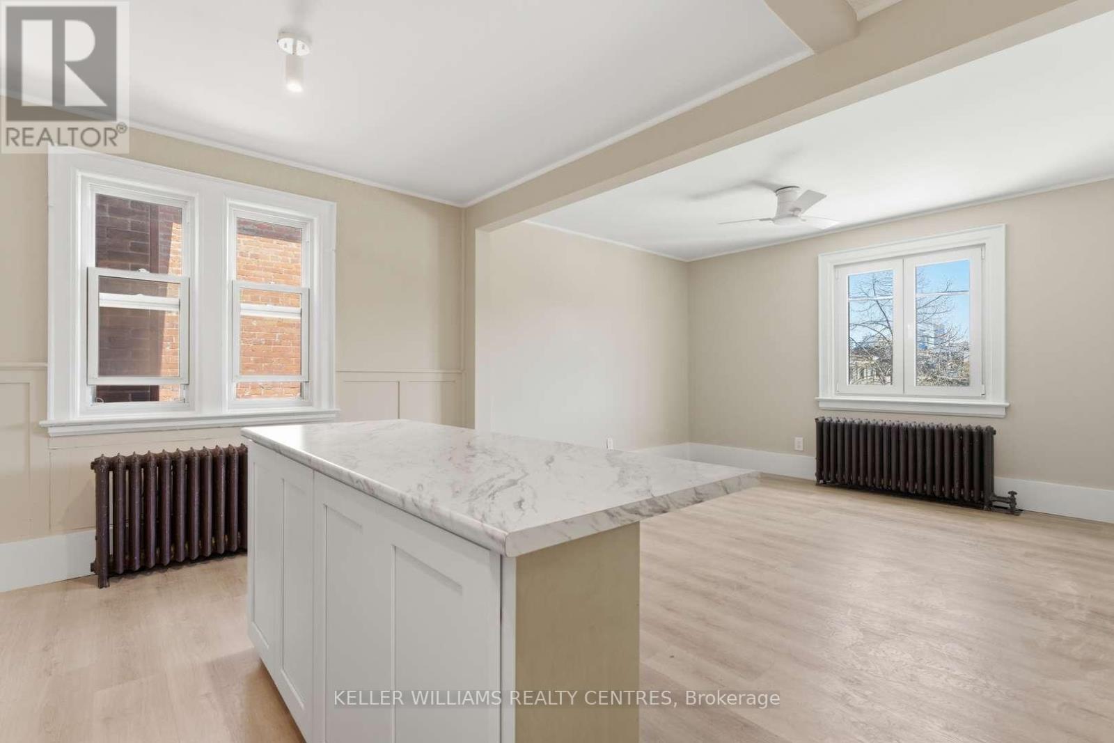 42 Mansfield Avenue, Toronto, Ontario  M6J 2B2 - Photo 22 - C13061904