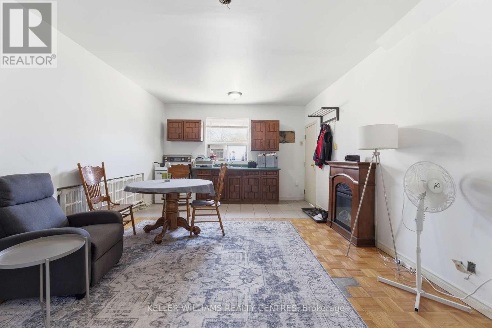 42 Mansfield Avenue, Toronto, Ontario  M6J 2B2 - Photo 26 - C13061904