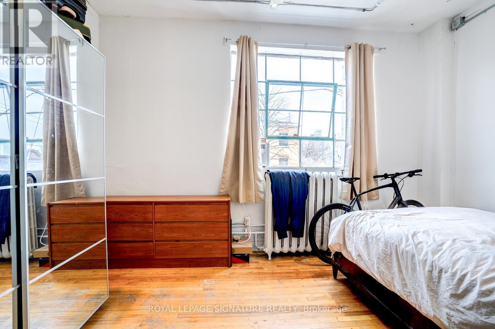 Unit A Upper - 922 King Street W, Toronto, Ontario  M5V 1P5 - Photo 12 - C13062024