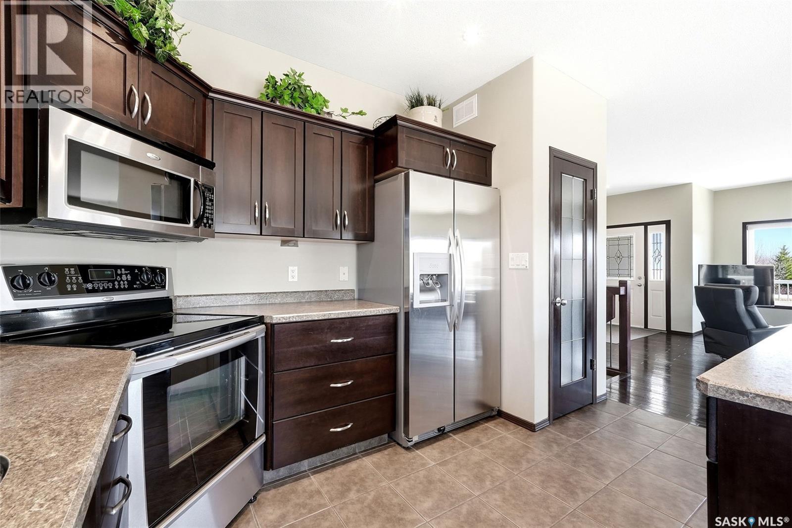 24 Bardel Crescent, Pilot Butte, Saskatchewan  S0G 3Z0 - Photo 9 - SK034364