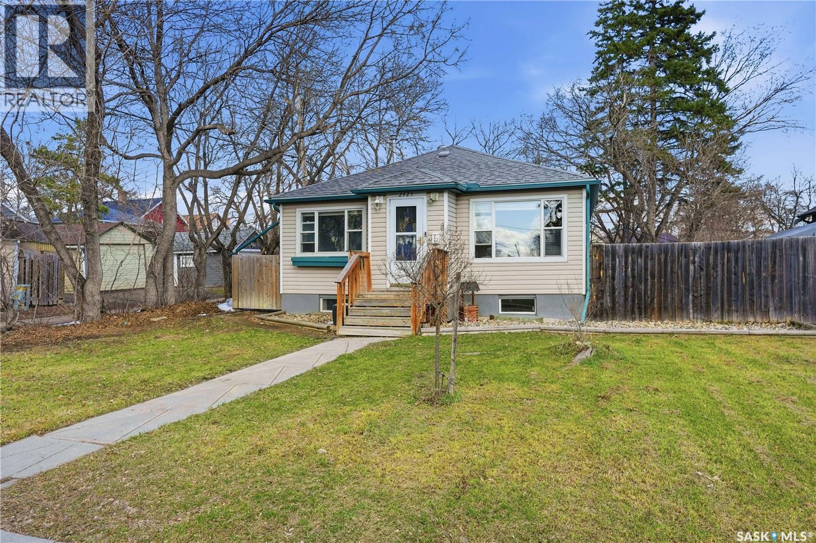 2425 Atkinson Street, Regina, Saskatchewan  S4N 3X6 - Photo 2 - SK034158