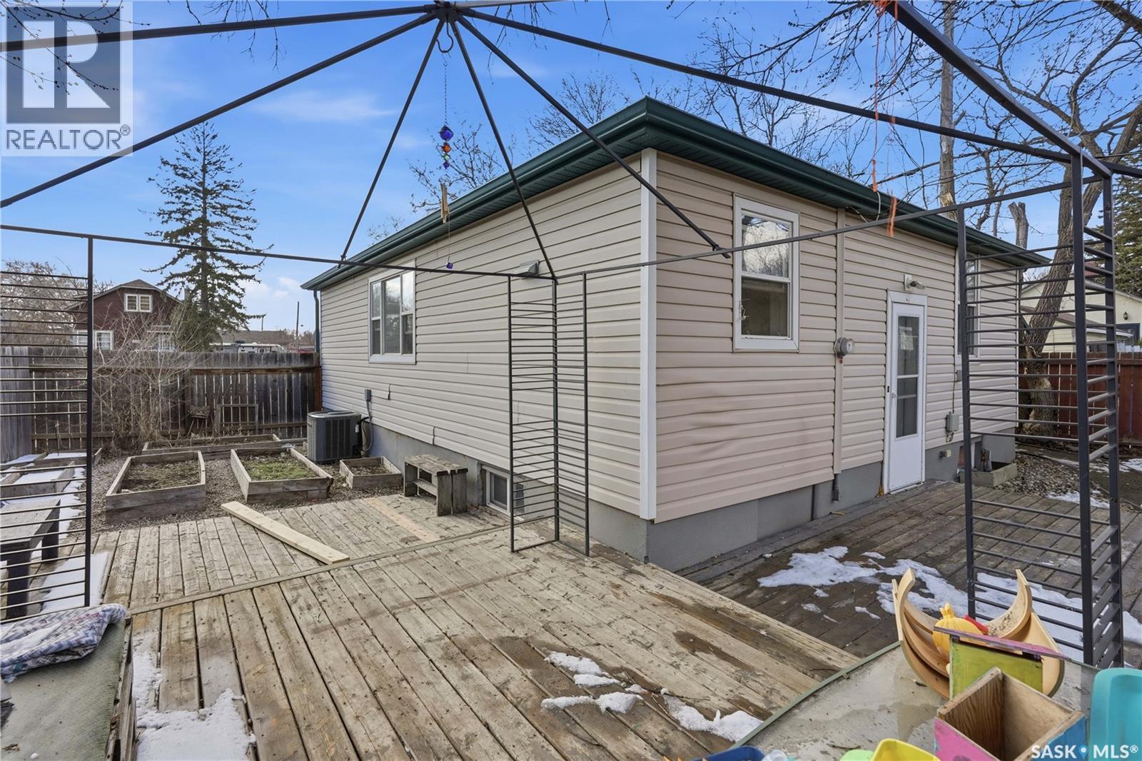 2425 Atkinson Street, Regina, Saskatchewan  S4N 3X6 - Photo 42 - SK034158