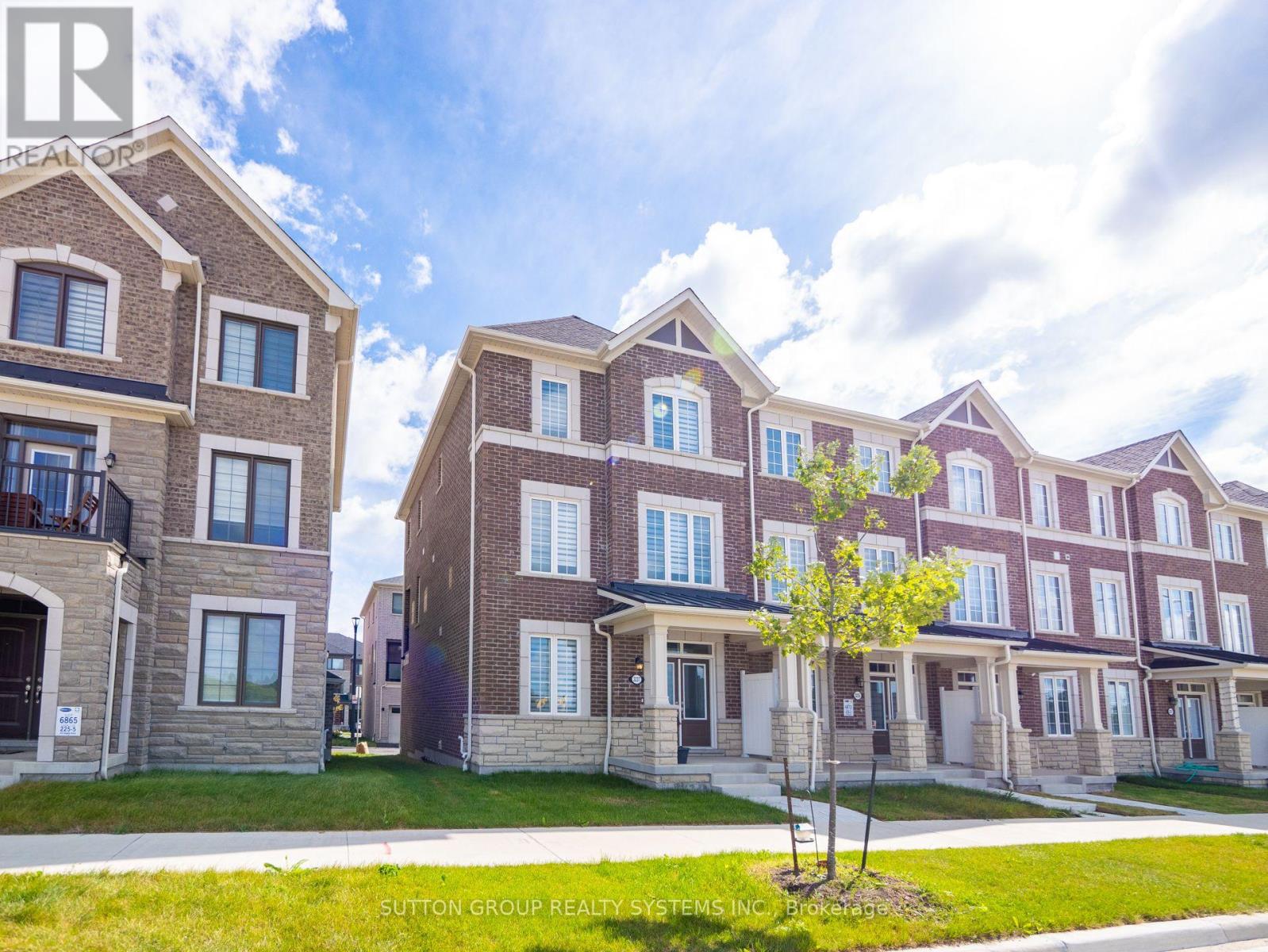 3237 Brigadier Avenue, Pickering, Ontario  L1X 0N4 - Photo 2 - E13061752