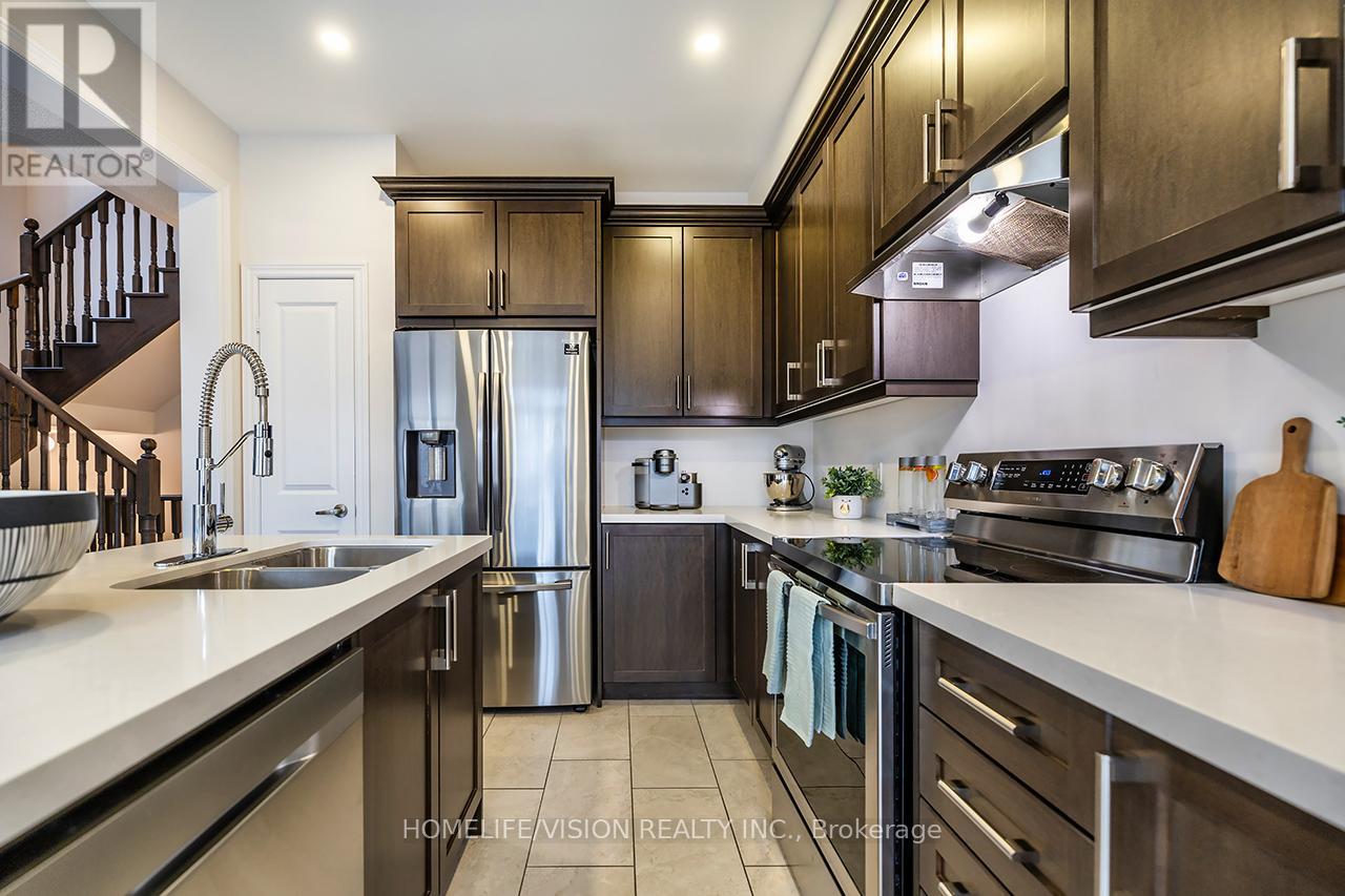 4 Dumaine Street, Whitby, Ontario  L1P 0G8 - Photo 12 - E13061816