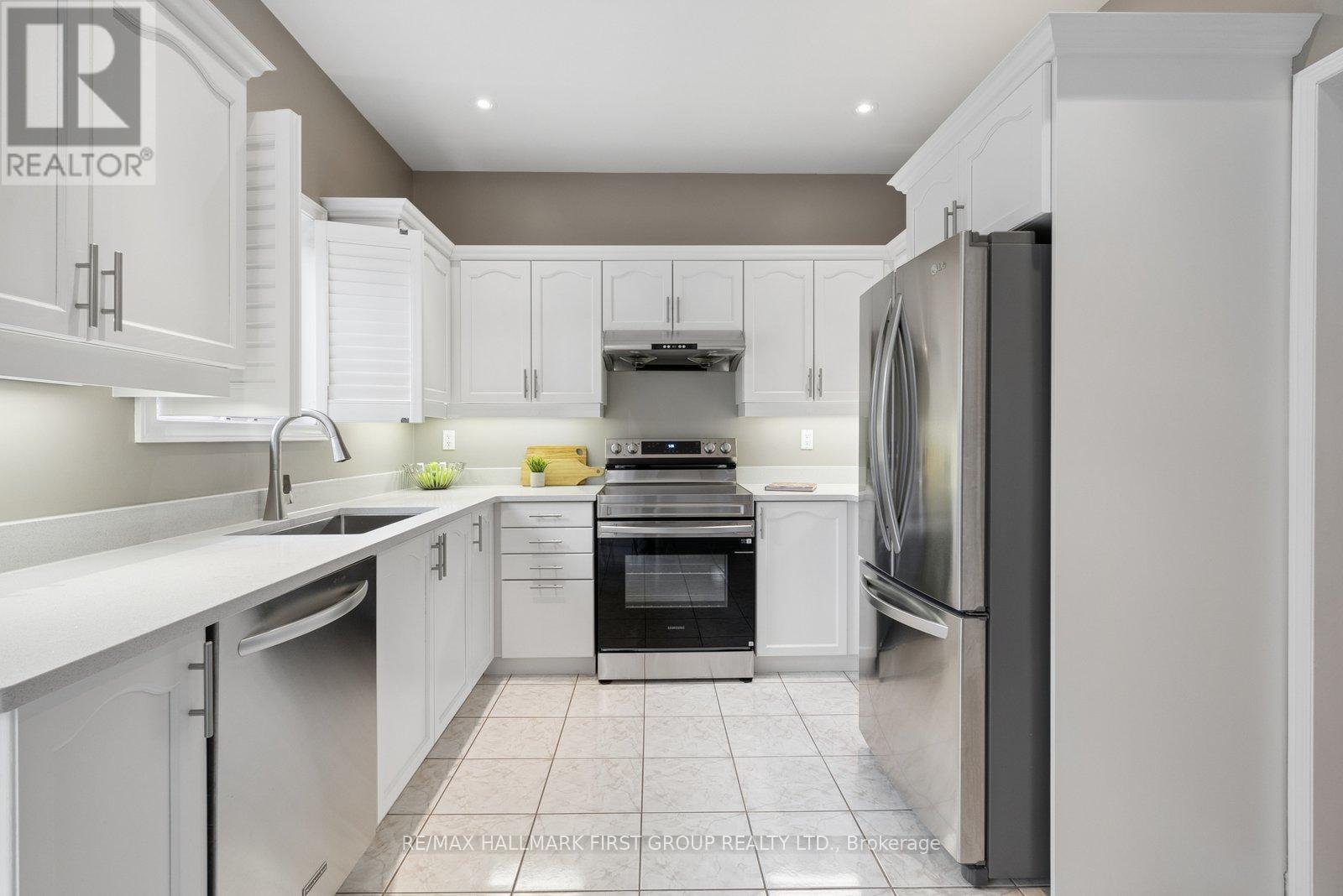 1768 White Cedar Drive, Pickering, Ontario  L1V 6Z1 - Photo 11 - E13061856