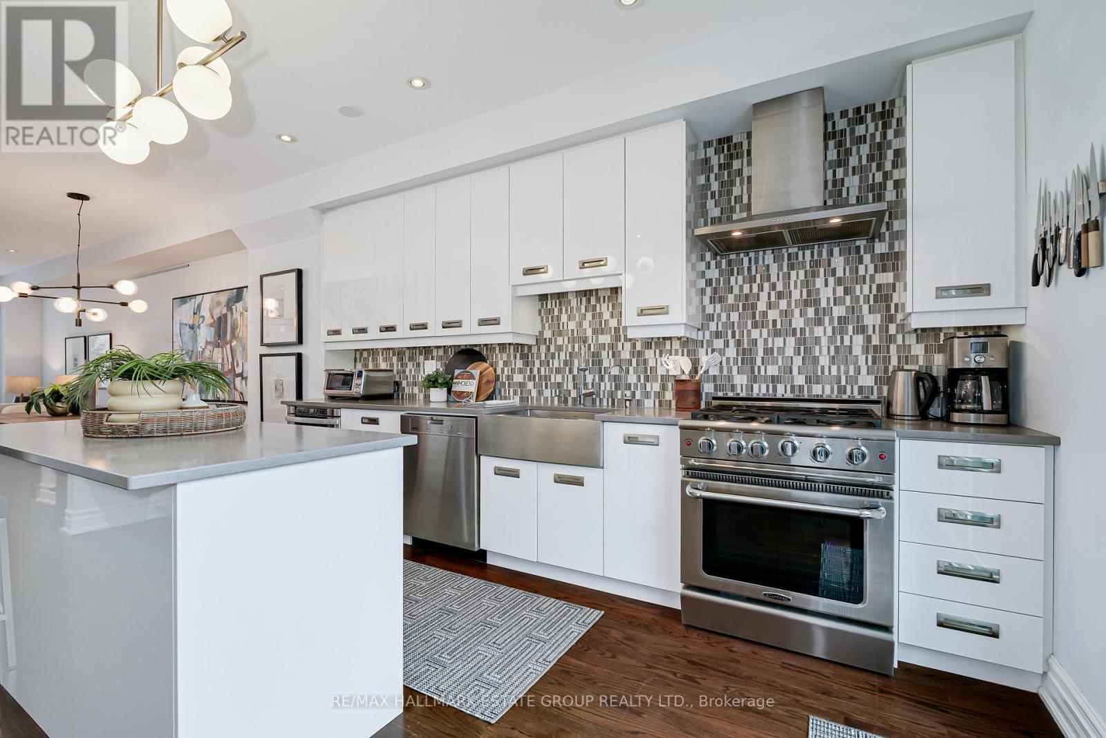 108 Pape Avenue, Toronto, Ontario  M4M 2V8 - Photo 13 - E13061954