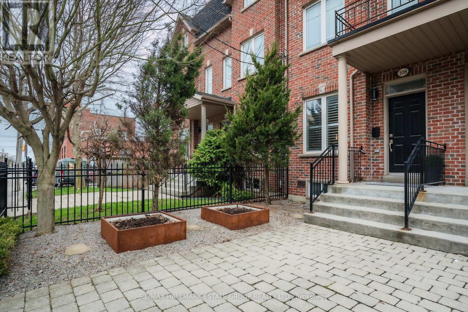 108 Pape Avenue, Toronto, Ontario  M4M 2V8 - Photo 2 - E13061954