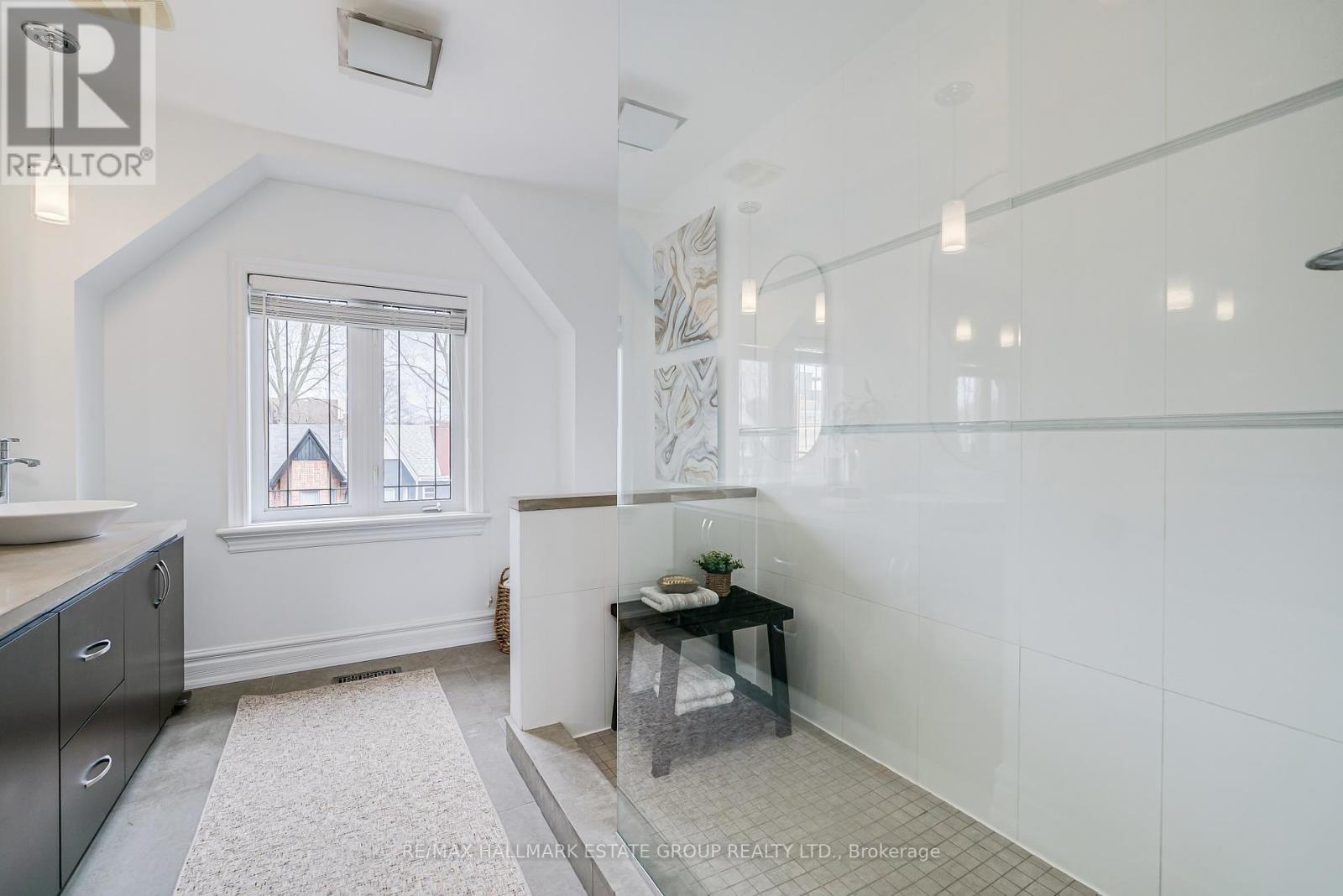 108 Pape Avenue, Toronto, Ontario  M4M 2V8 - Photo 32 - E13061954