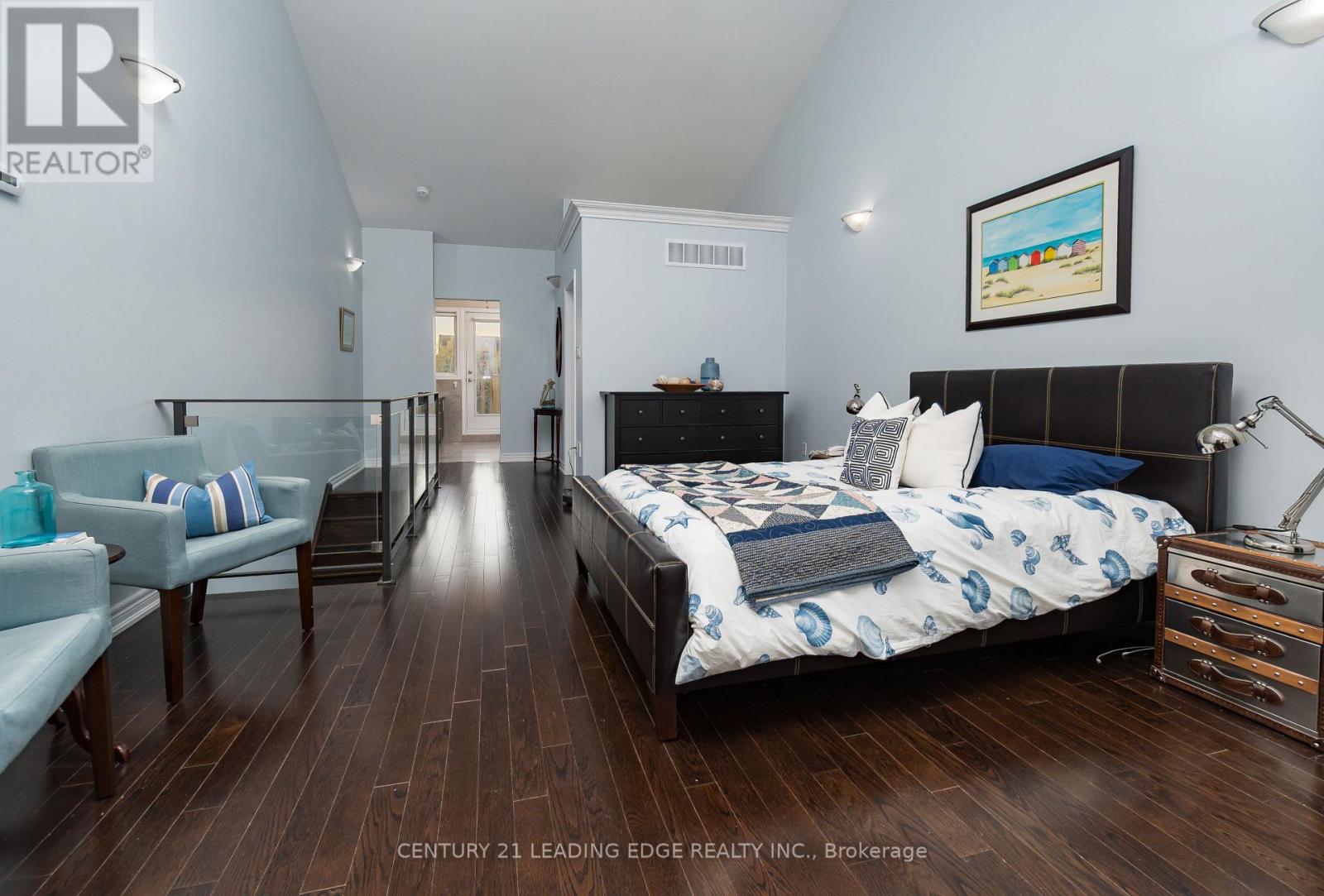 82 Woodbine Avenue, Toronto, Ontario  M4L 2A2 - Photo 23 - E13062064