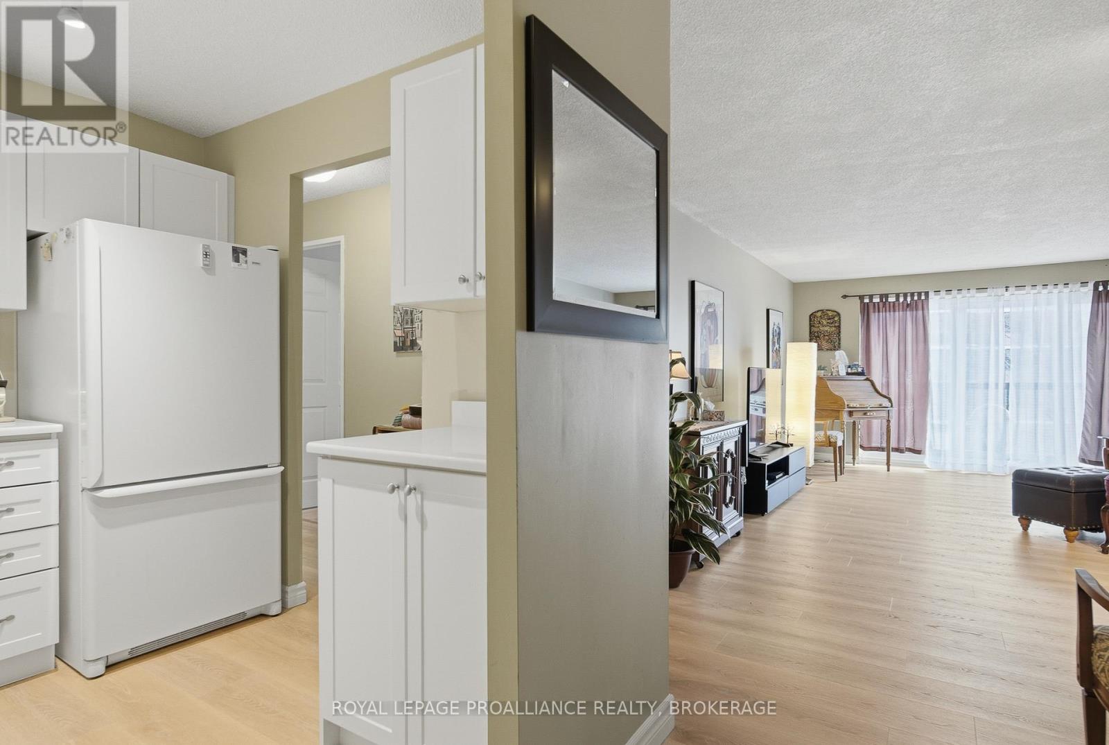 204 - 14 Greenview Drive, Kingston, Ontario  K7M 7T5 - Photo 10 - X12803552