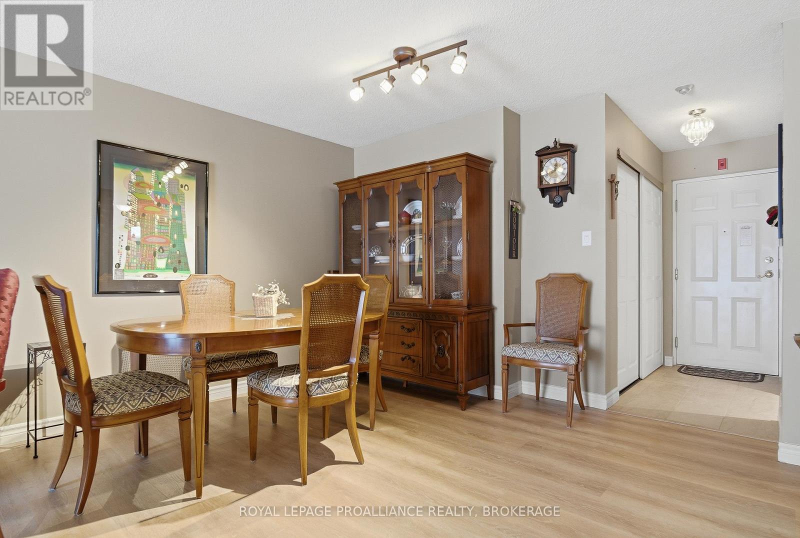 204 - 14 Greenview Drive, Kingston, Ontario  K7M 7T5 - Photo 11 - X12803552