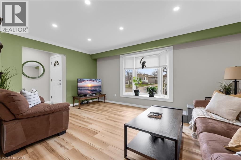 7506 Jubilee Drive, Niagara Falls, Ontario  L2G 7J5 - Photo 4 - 40824479