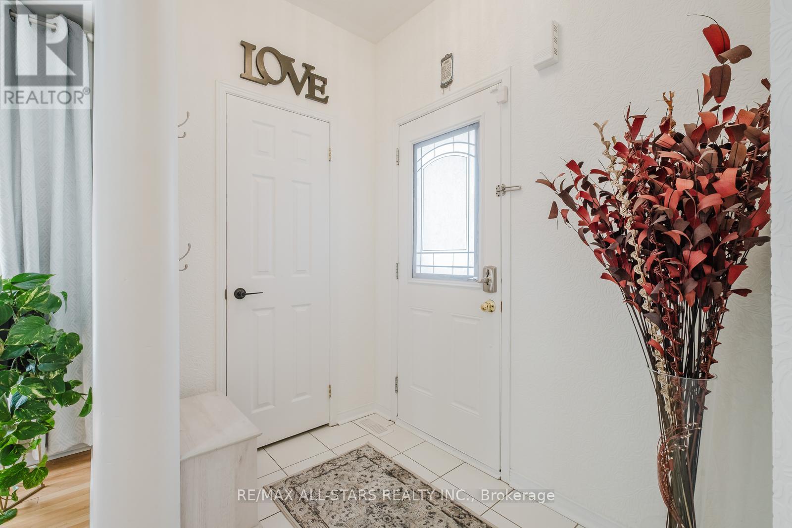 19 Coronet Street, Whitchurch-Stouffville, Ontario  L4A 0X8 - Photo 6 - N13061726