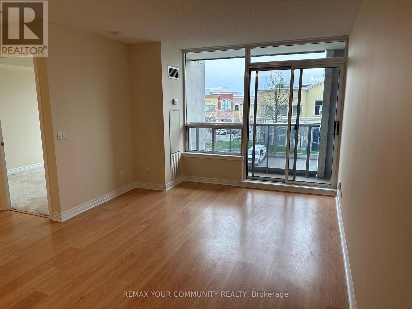 317 - 50 Disera Drive, Vaughan, Ontario  L4J 9E9 - Photo 2 - N13061782