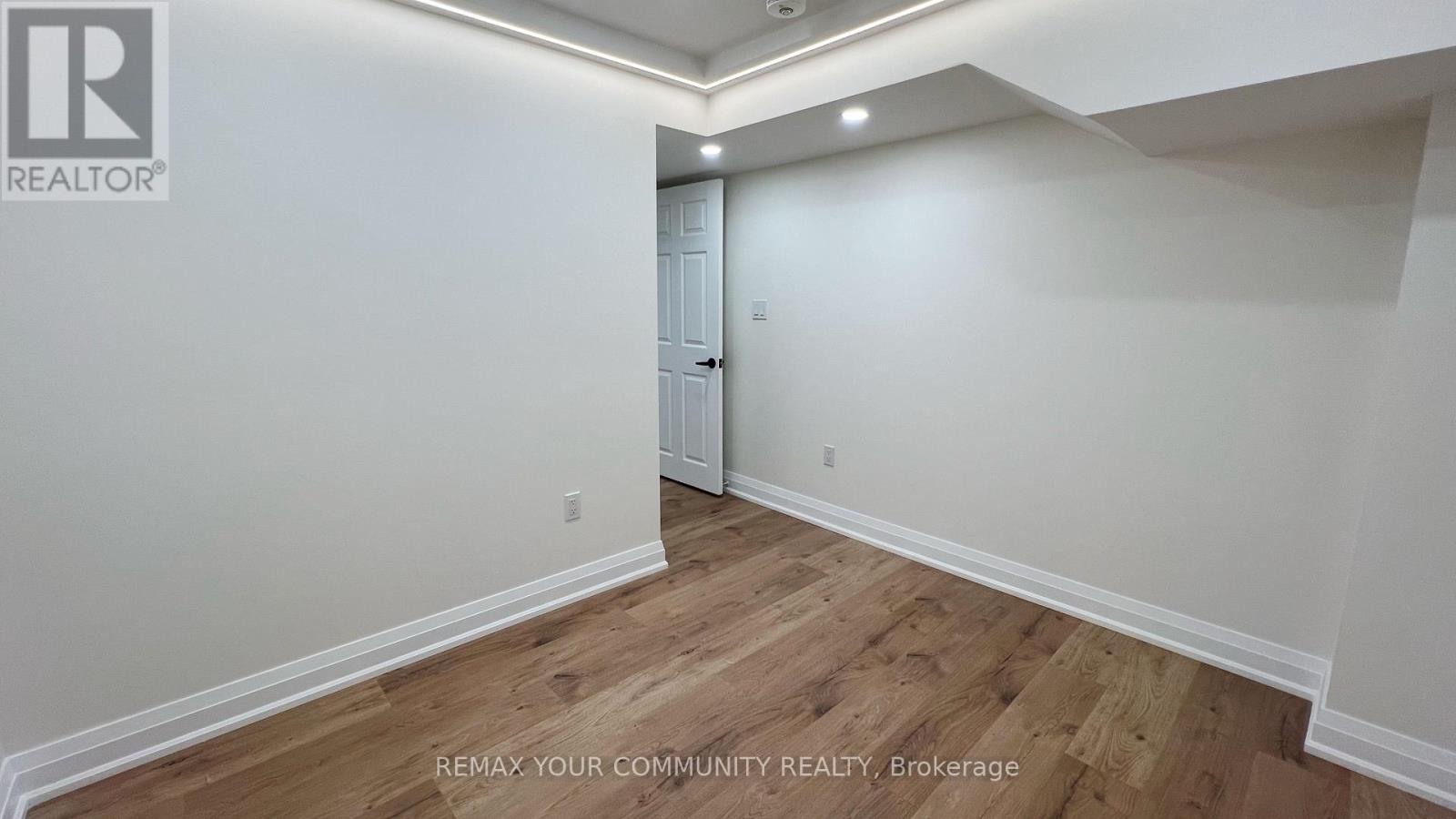 Lower - 24 Foxhill Drive, Vaughan, Ontario  L6A 1K1 - Photo 9 - N13061858
