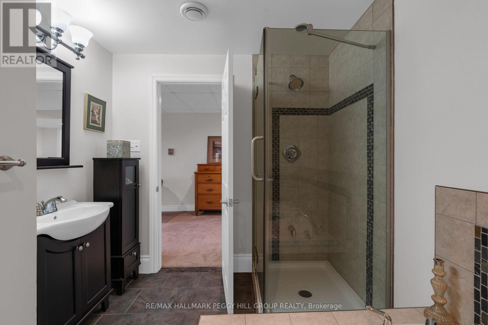 996 Arnold Street, Innisfil, Ontario  L0L 1W0 - Photo 12 - N13061916