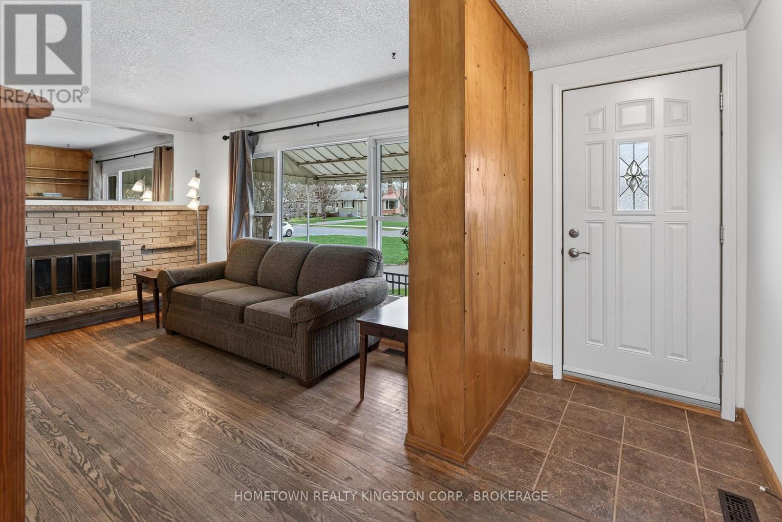 23 Fairfield Boulevard, Loyalist, Ontario  K7N 1L3 - Photo 2 - X13062090