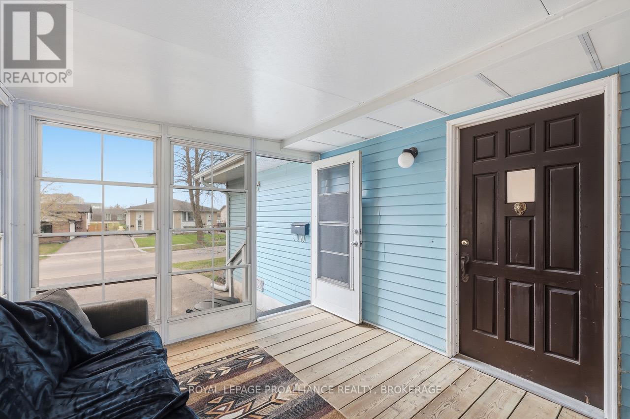 65 Abbey Dale Court, Kingston, Ontario  K7K 5W8 - Photo 3 - X13062108