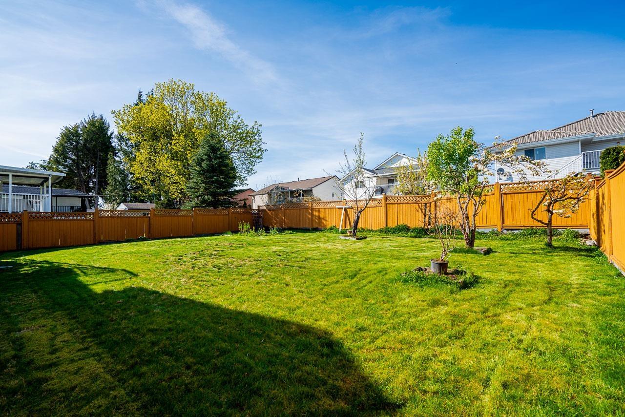 14317 89a Avenue, Surrey, British Columbia  V3V 7T1 - Photo 2 - R3116580