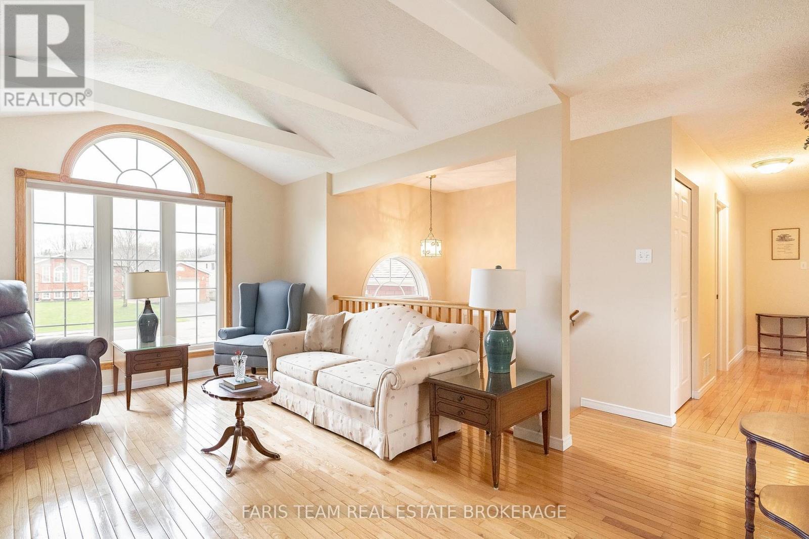 2 Sheffcote Street, Penetanguishene, Ontario  L9M 1W1 - Photo 13 - S13061822