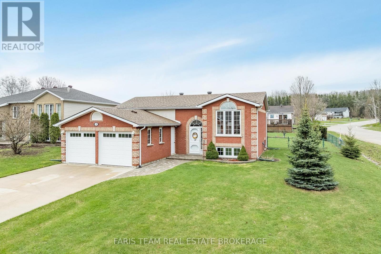 2 Sheffcote Street, Penetanguishene, Ontario  L9M 1W1 - Photo 2 - S13061822