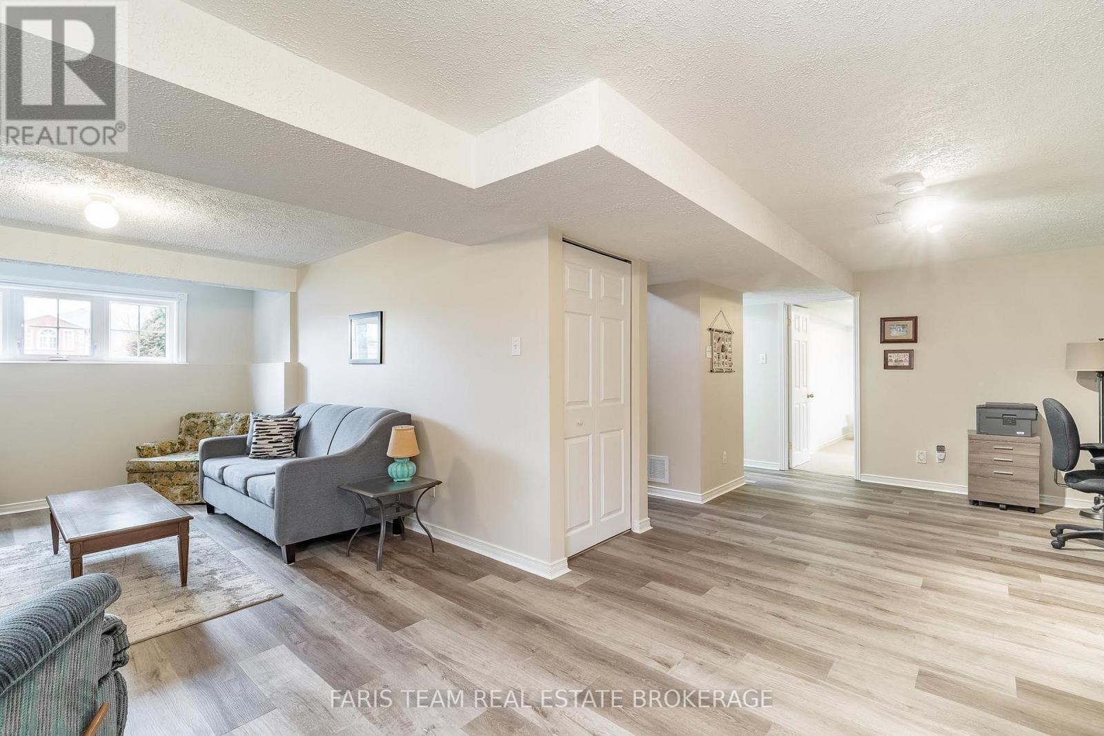 2 Sheffcote Street, Penetanguishene, Ontario  L9M 1W1 - Photo 24 - S13061822