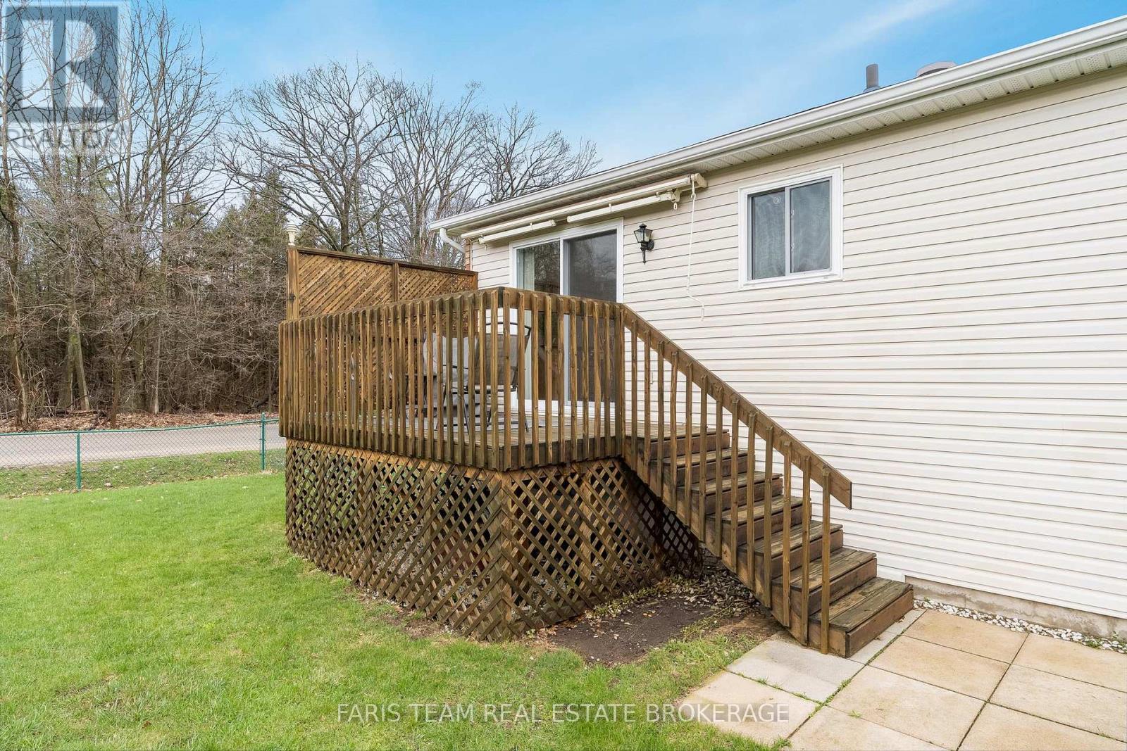 2 Sheffcote Street, Penetanguishene, Ontario  L9M 1W1 - Photo 32 - S13061822