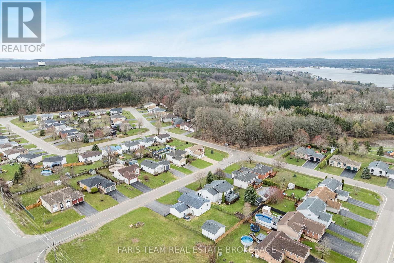 2 Sheffcote Street, Penetanguishene, Ontario  L9M 1W1 - Photo 40 - S13061822