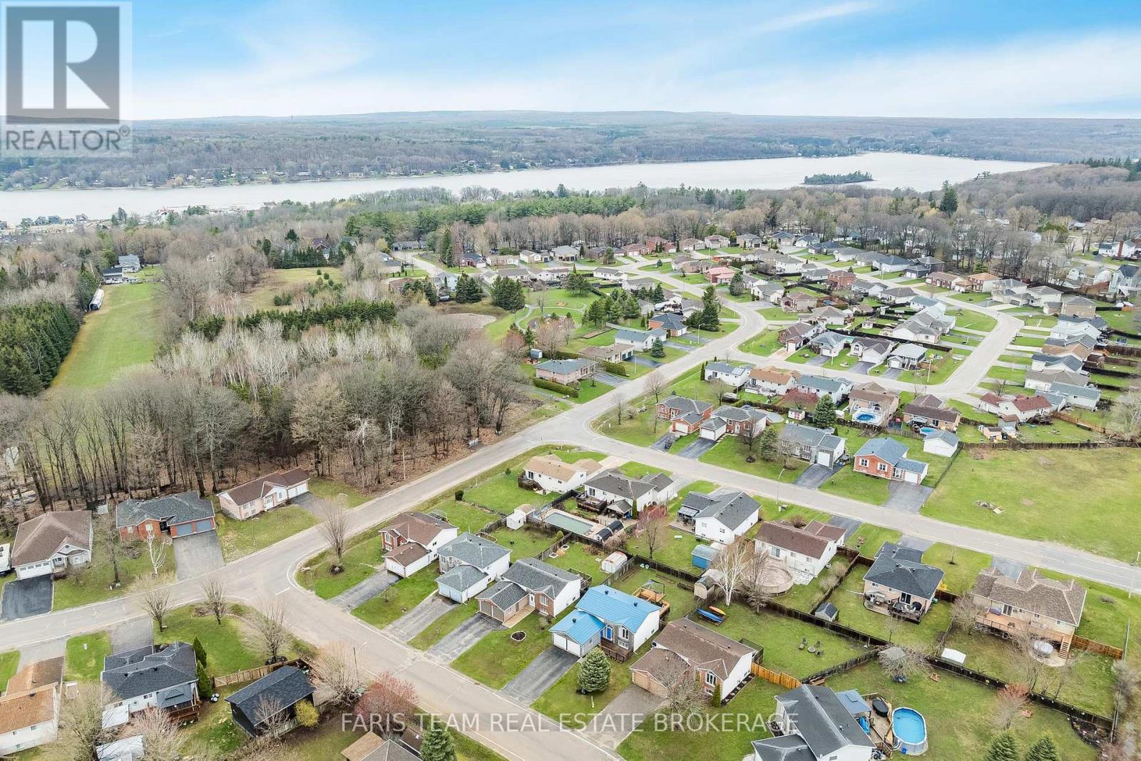 2 Sheffcote Street, Penetanguishene, Ontario  L9M 1W1 - Photo 41 - S13061822