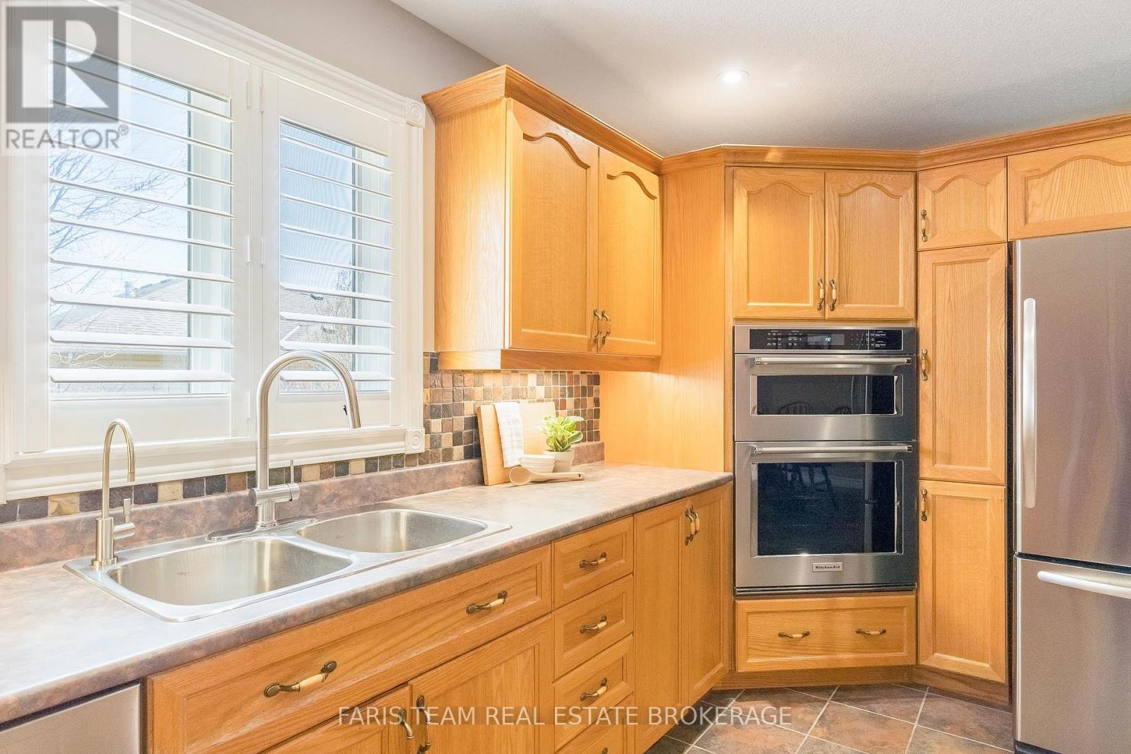 5 Blake Court, Wasaga Beach, Ontario  L9Z 1R8 - Photo 12 - S13061980