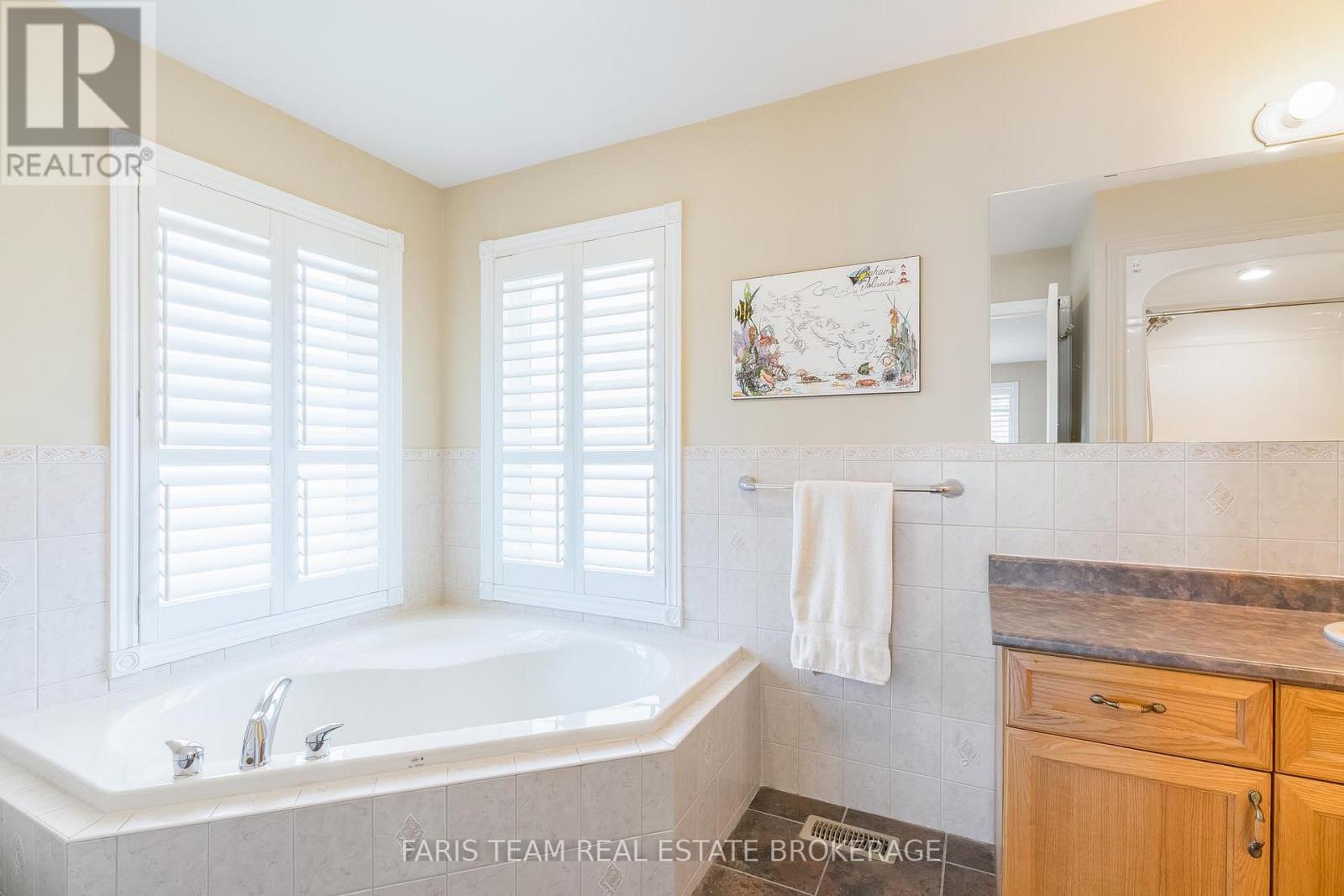 5 Blake Court, Wasaga Beach, Ontario  L9Z 1R8 - Photo 24 - S13061980