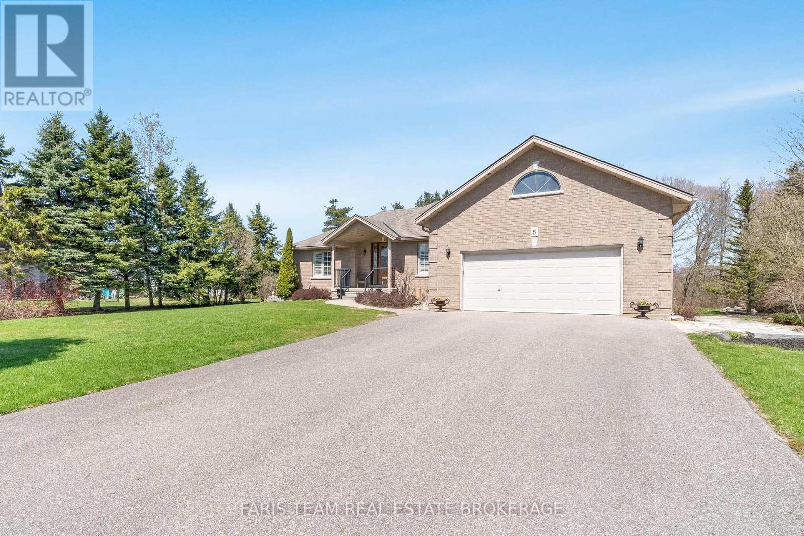 5 Blake Court, Wasaga Beach, Ontario  L9Z 1R8 - Photo 3 - S13061980