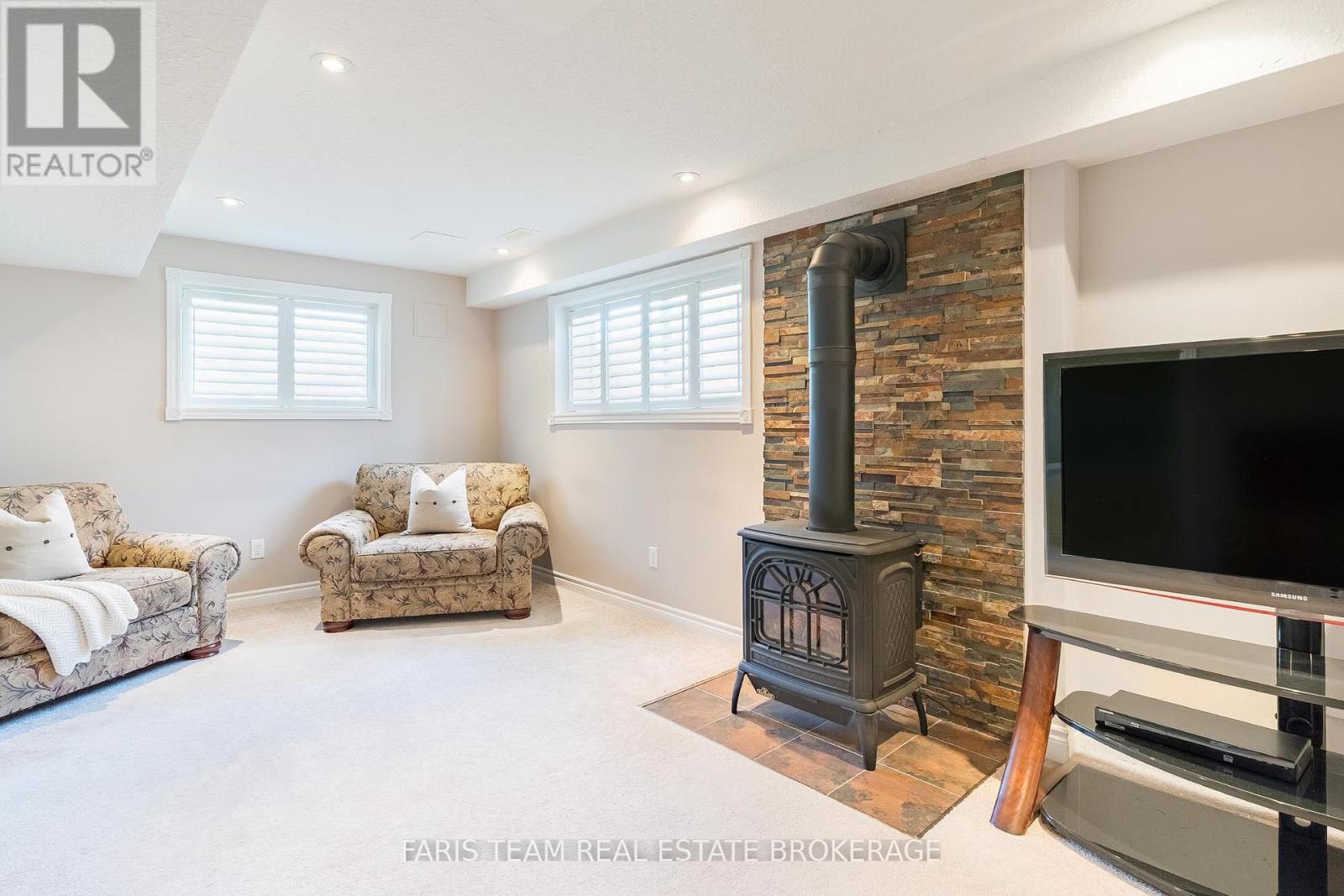 5 Blake Court, Wasaga Beach, Ontario  L9Z 1R8 - Photo 31 - S13061980