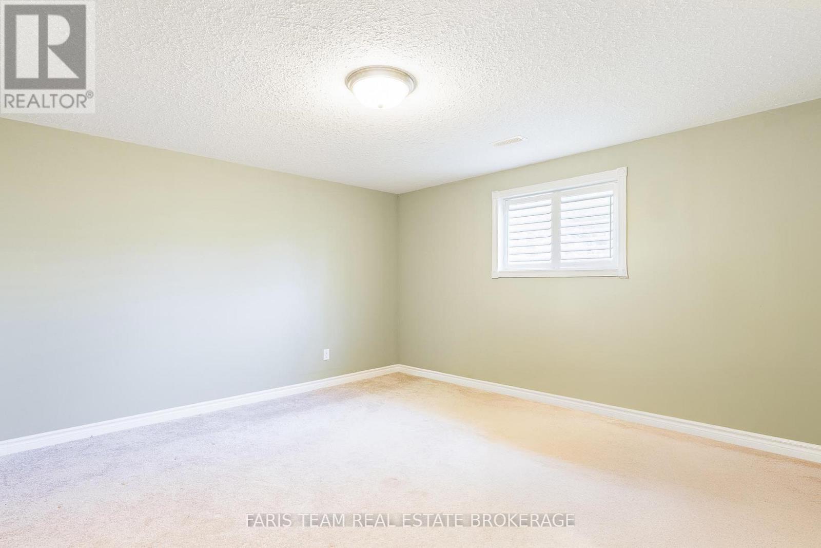 5 Blake Court, Wasaga Beach, Ontario  L9Z 1R8 - Photo 34 - S13061980