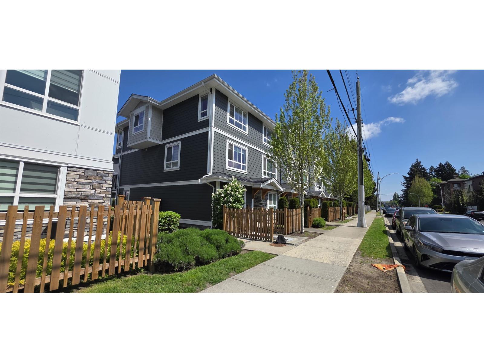 1 19753 55A AVENUE, Langley, British Columbia