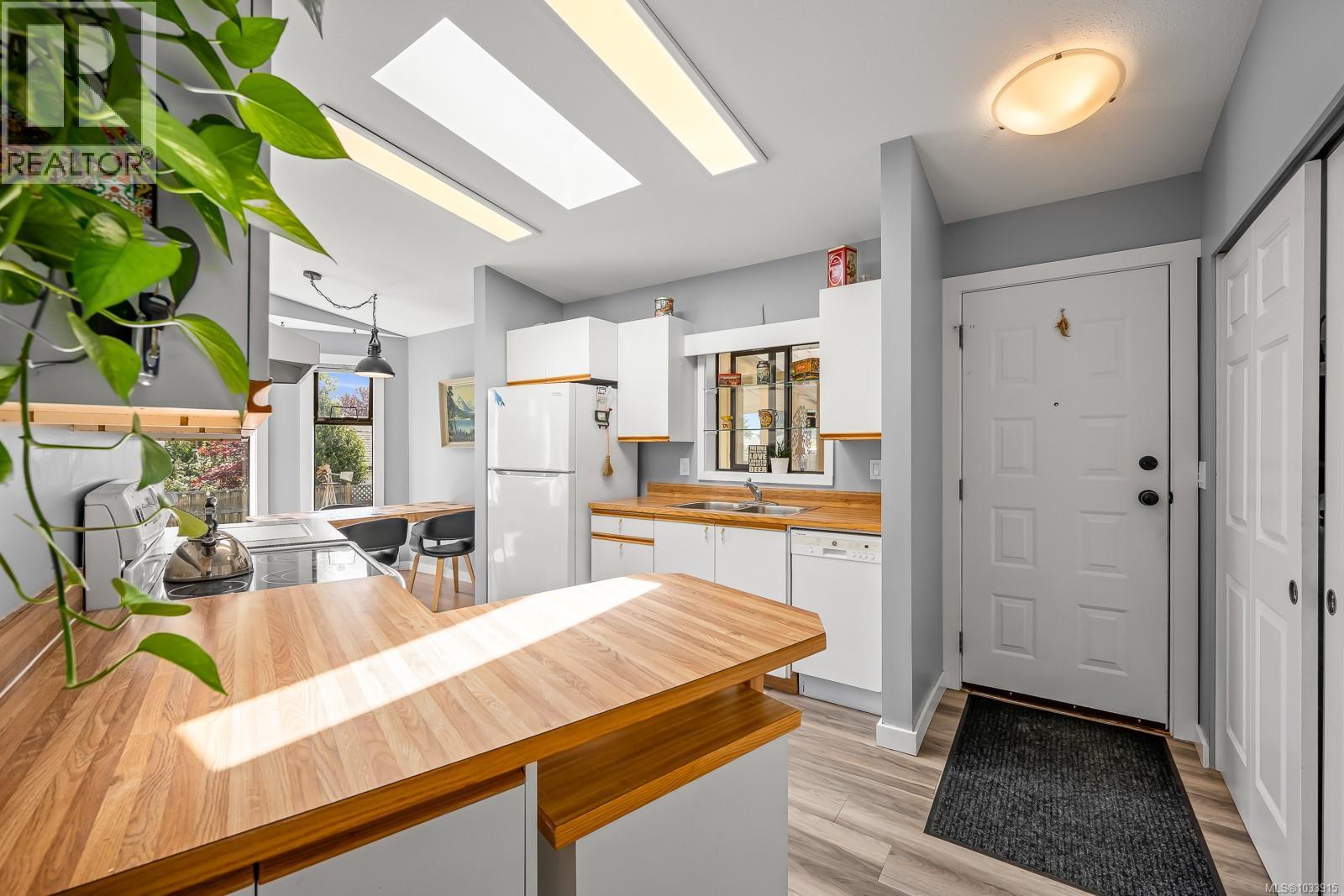 2301 6th St E, Courtenay, British Columbia  V9N 7T8 - Photo 3 - 1033915