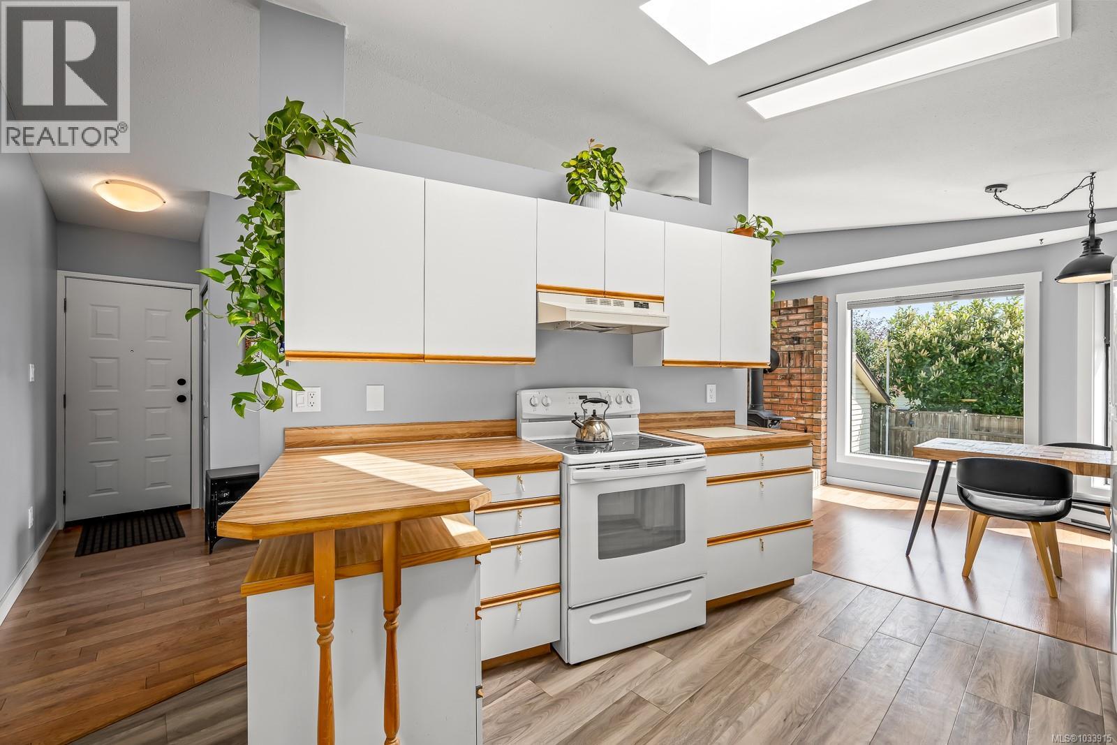 2301 6th St E, Courtenay, British Columbia  V9N 7T8 - Photo 5 - 1033915