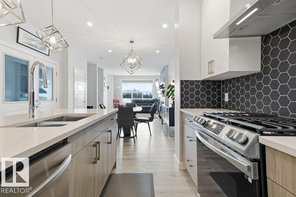 8018 Kiriak Li Sw, Edmonton, Alberta  T6W 4V1 - Photo 5 - E4484803